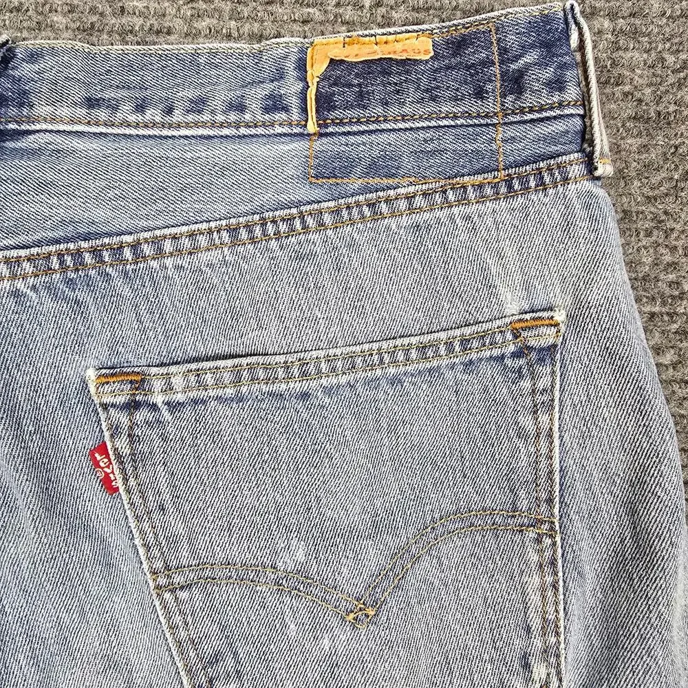 Levi's 501 Jeans Mens 35x30 Tag 36x30 Light Wash Button Fly Distressed